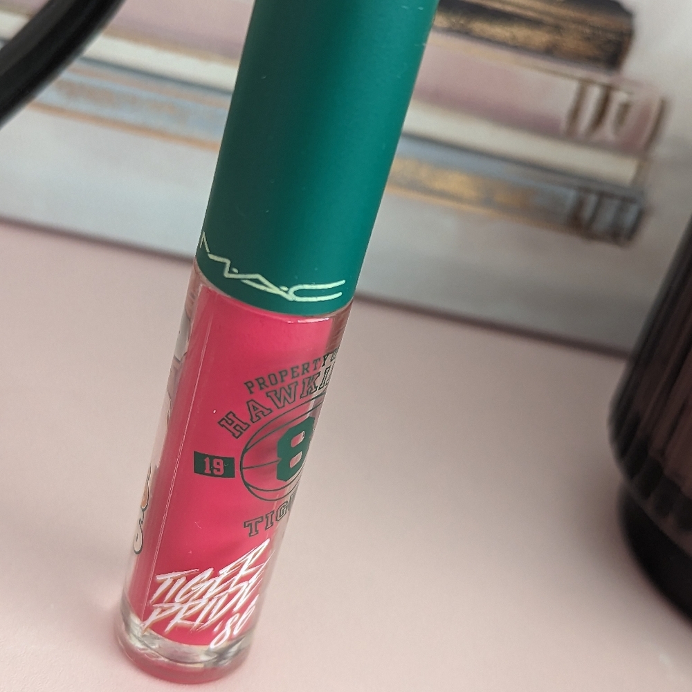 ✨Host Pick!✨ MAC Stranger Things Excellent Erica Lipglass - Picture 2 of 8